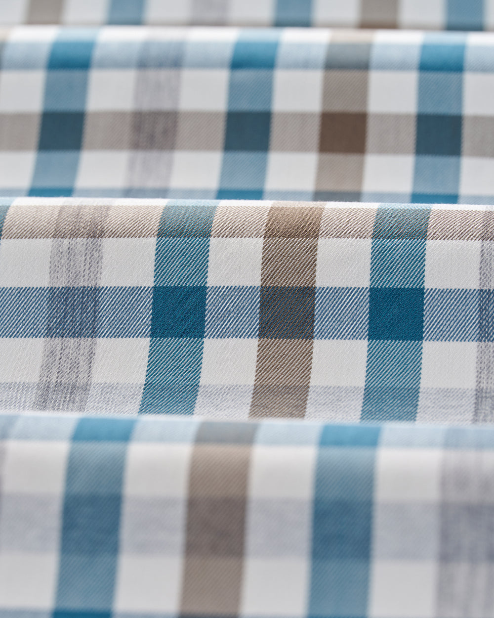 Cay Exploded Gingham Everyday Button Down - White