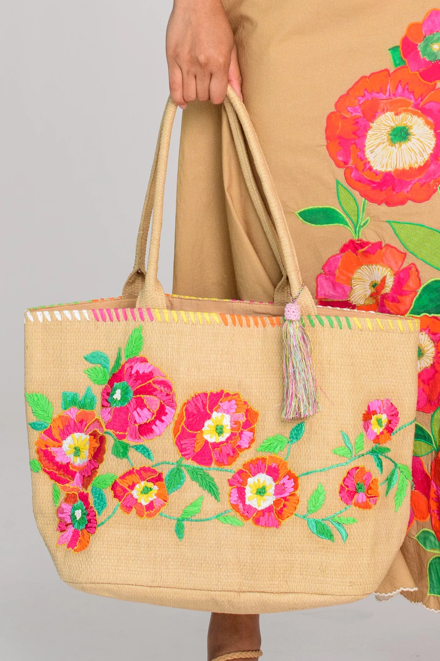 Raffia Tote in Poppy Patch