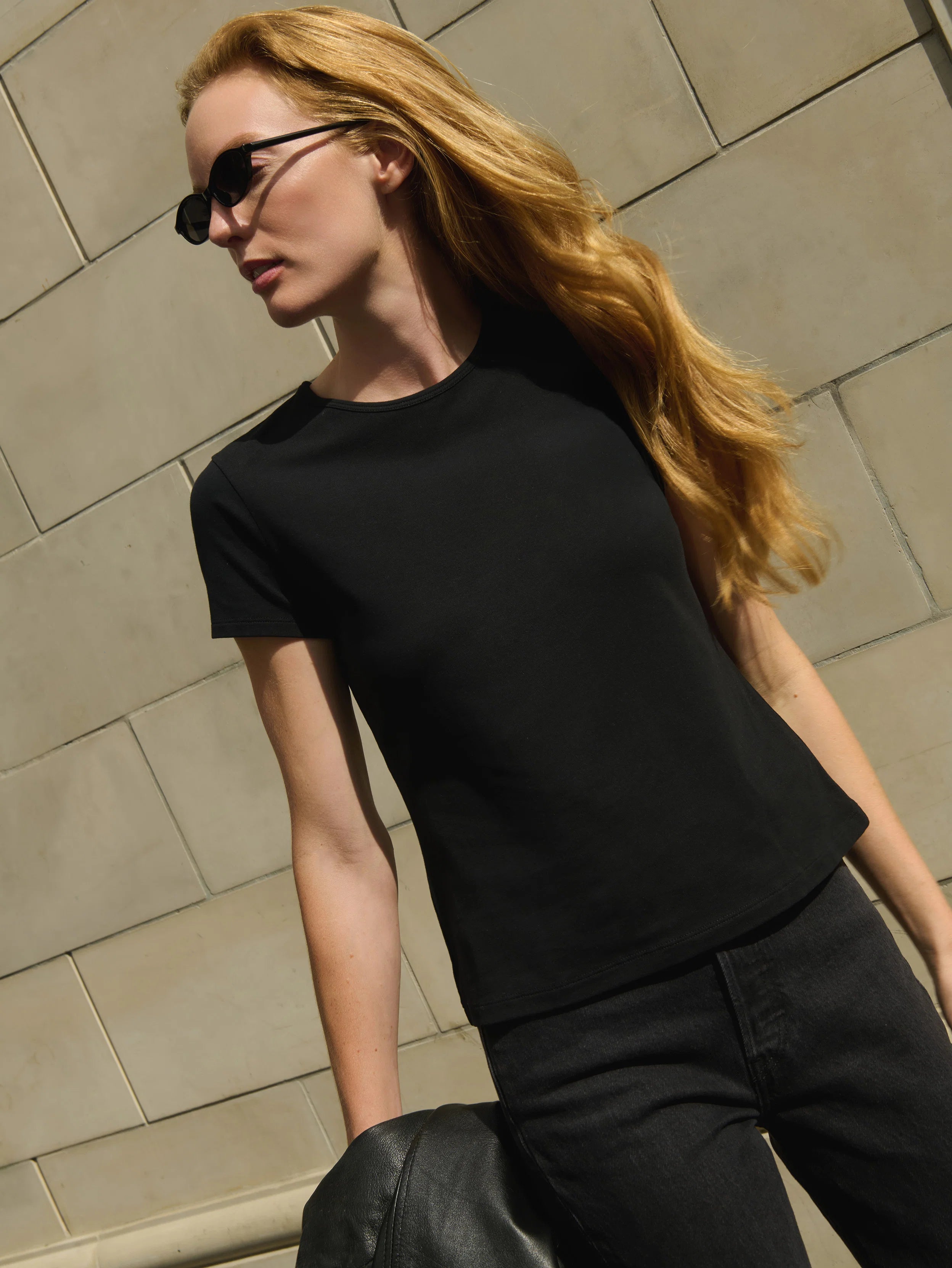 Tavi Crewneck Tee-Black