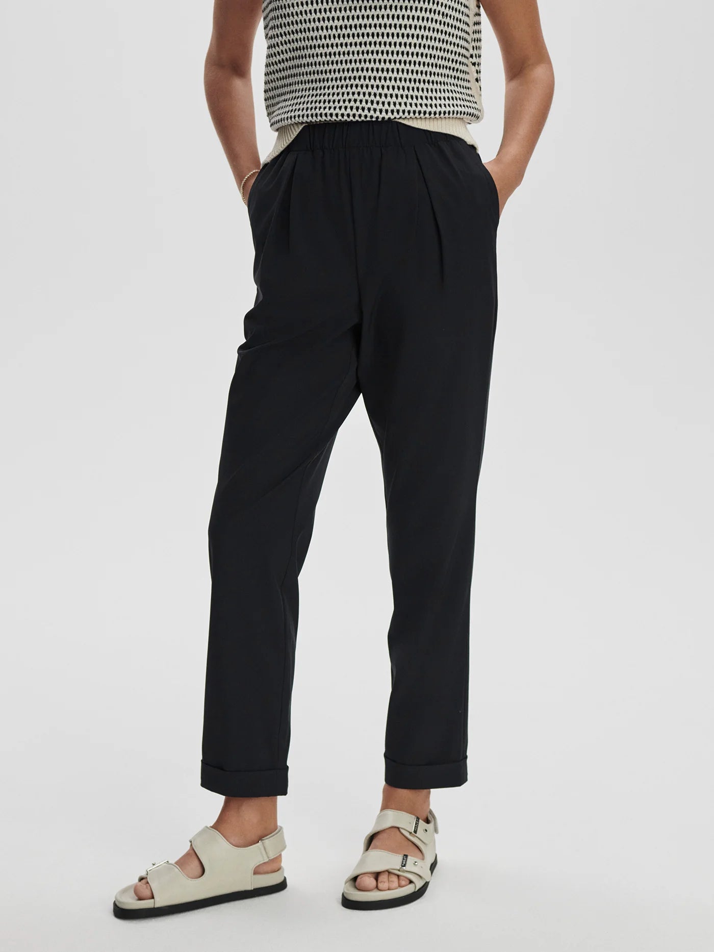 Varley Alana Slim Tapered Cuff Pant 27"-Black