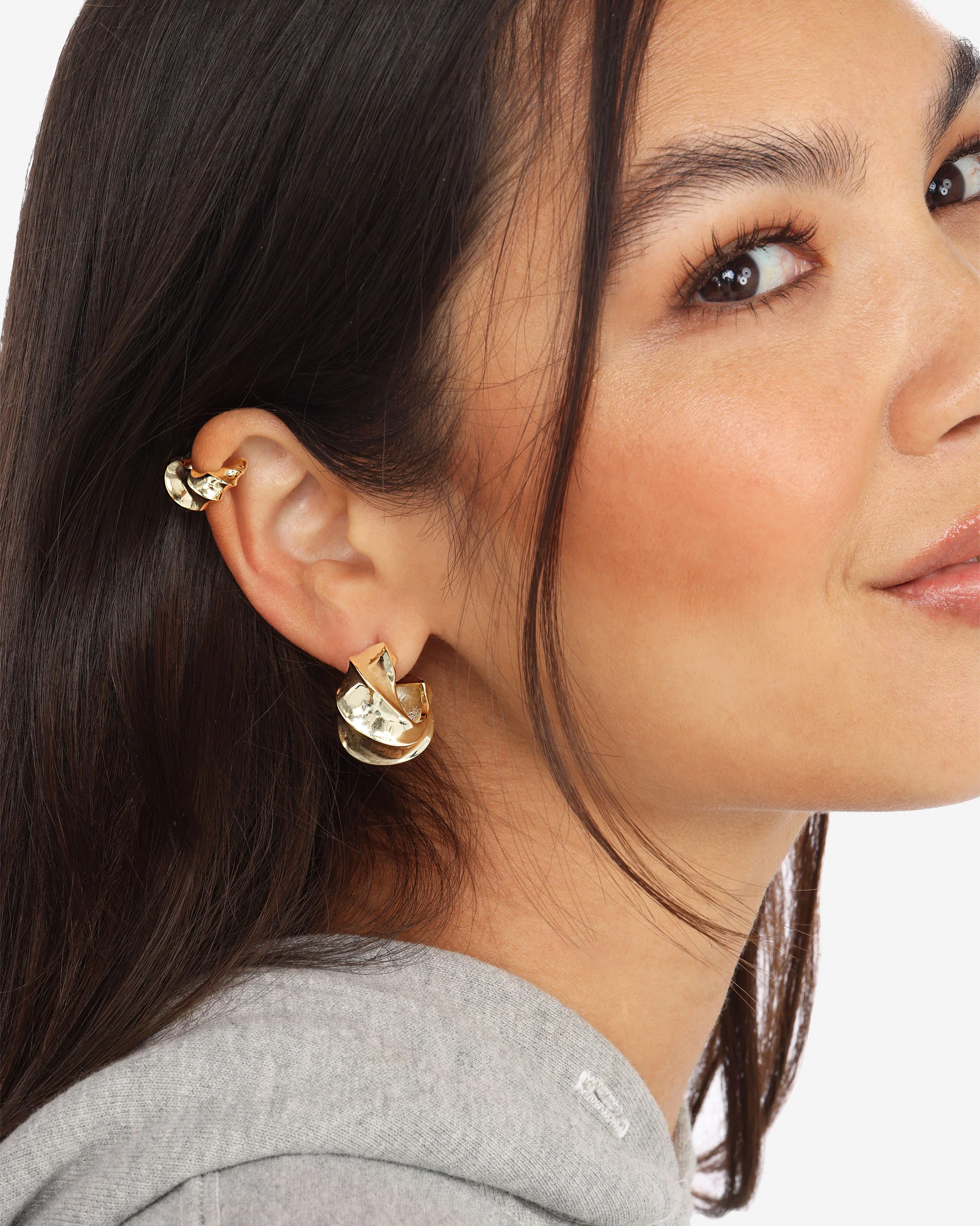 With a Twist Hoops 1' - Gold