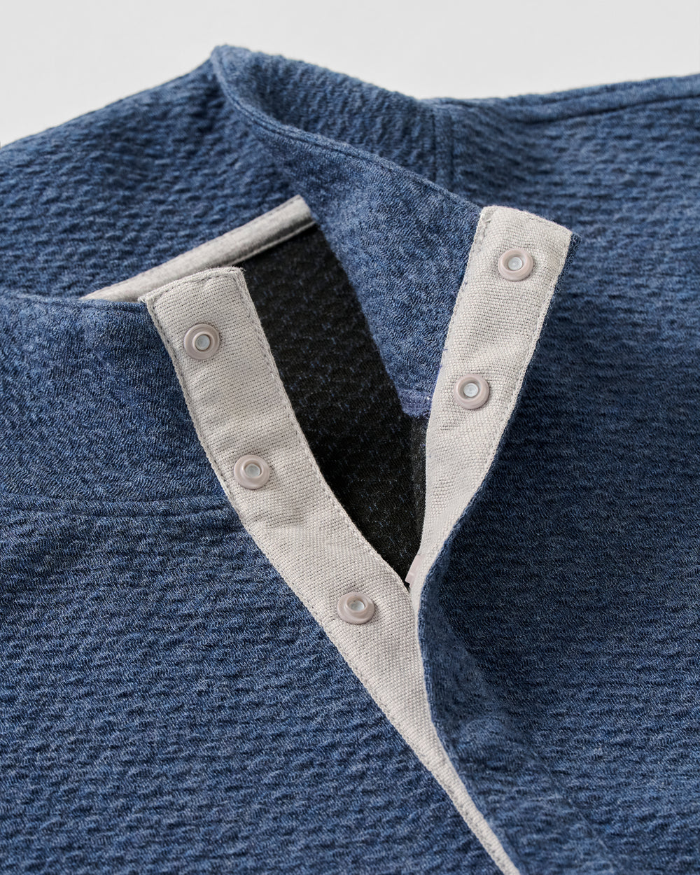 Ransel Hidden Snap Pullover - Navy