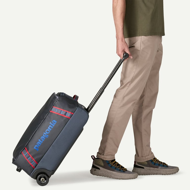 Black Hole Wheeled Duffel 40L - Smolder Blue w/Amanita Red