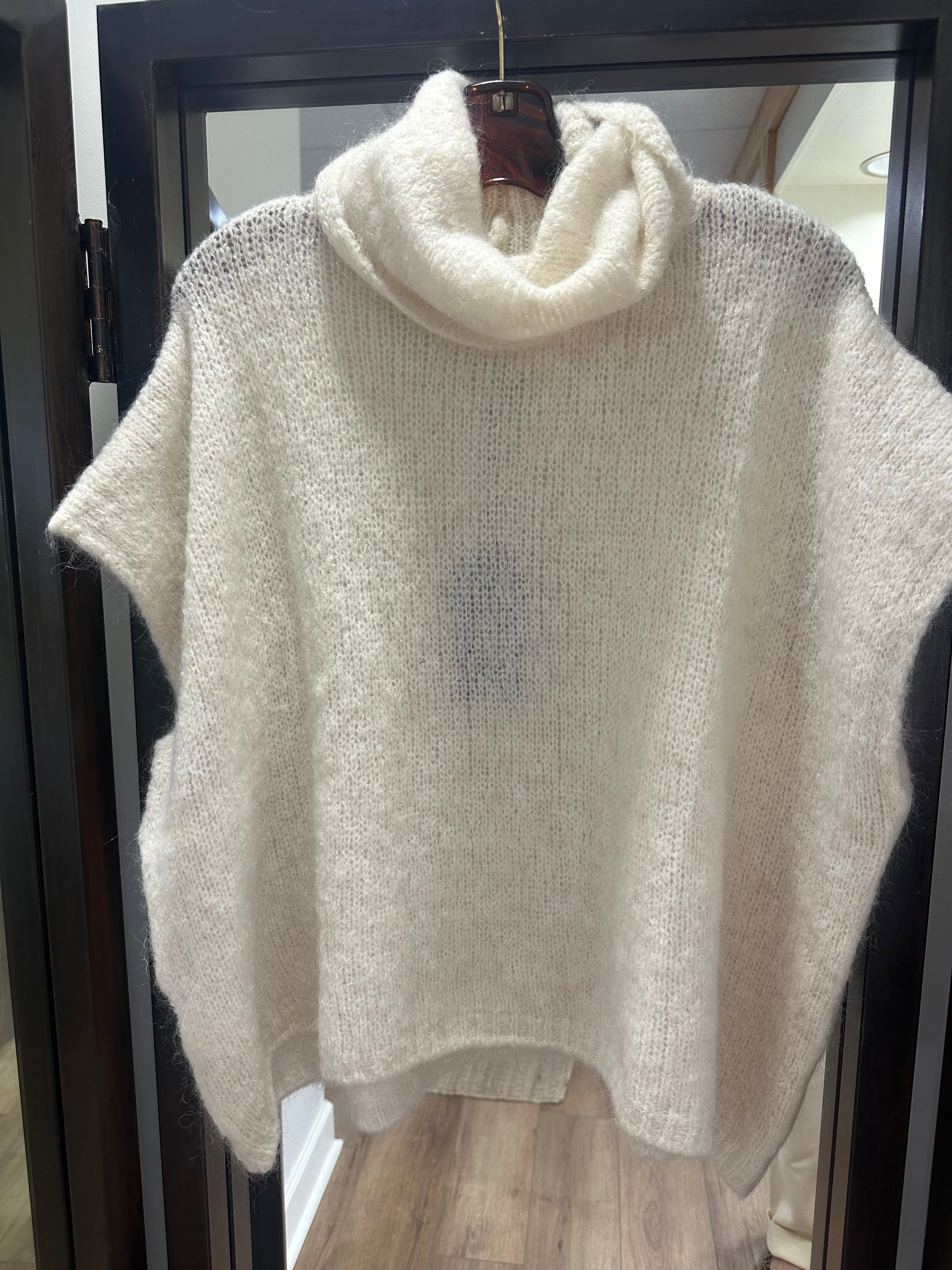 Knit Turtleneck Sleeveless Top