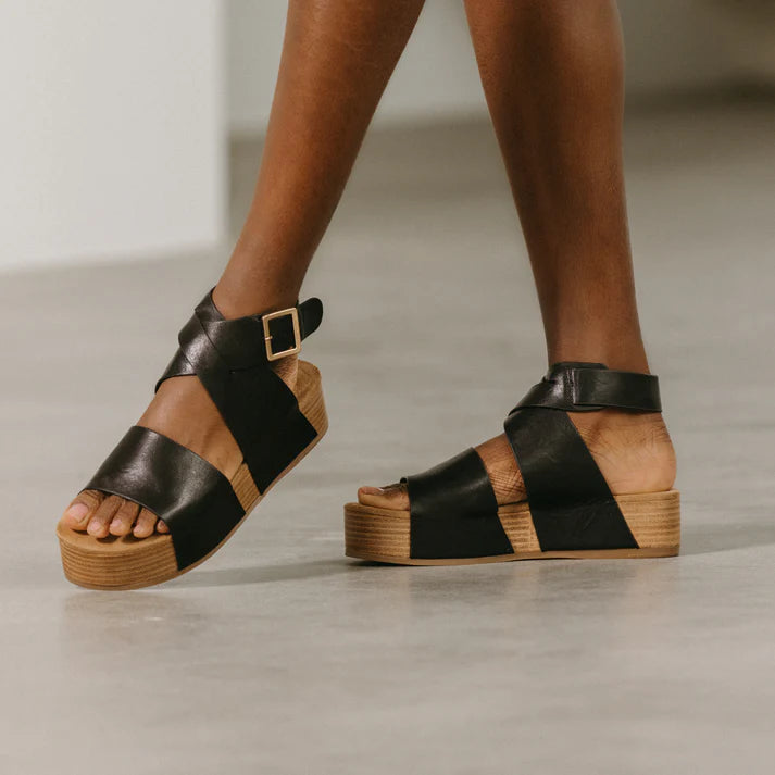 Dunes Black Ankle Platform