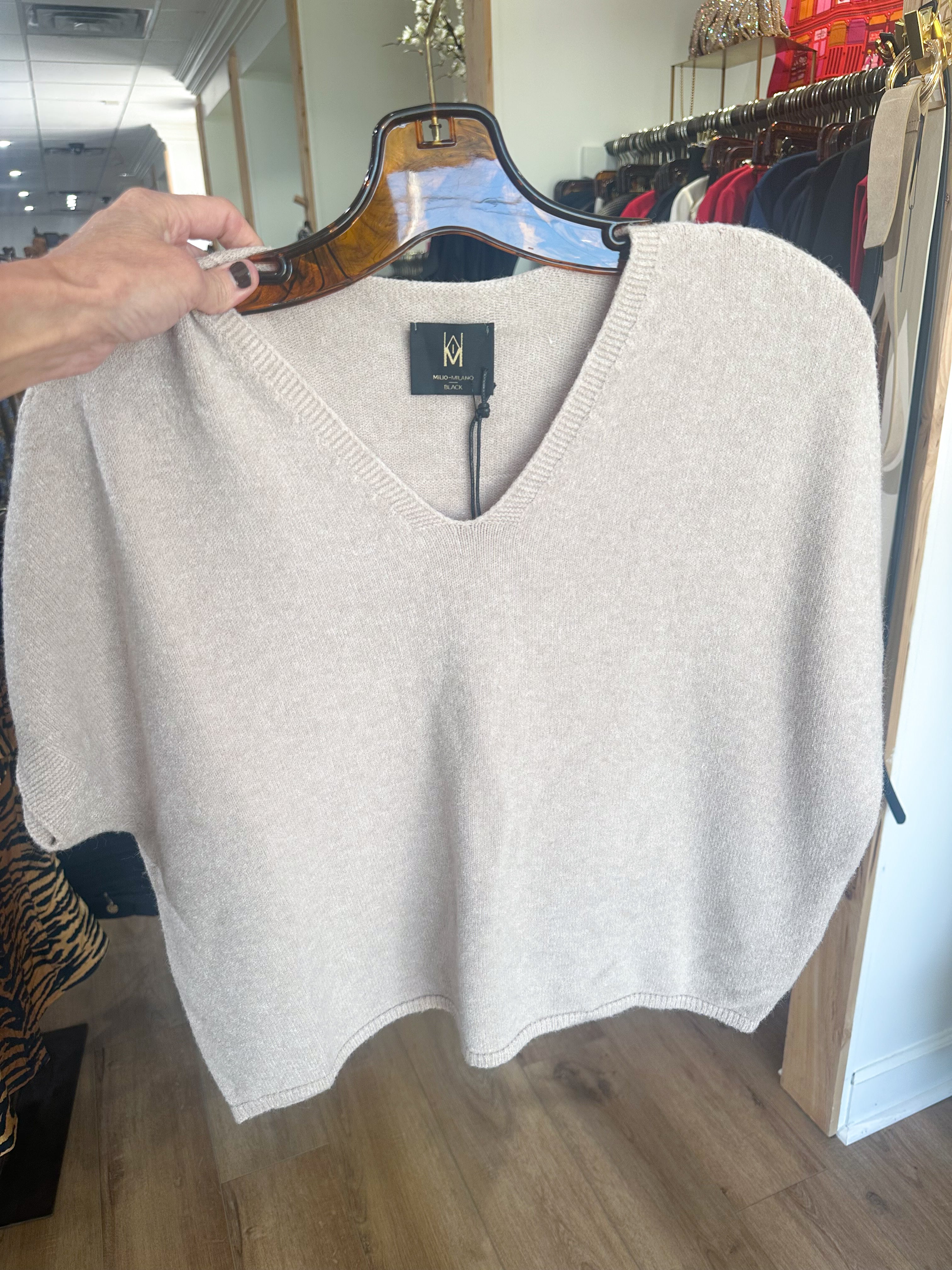 Earth Italian V neck S/S Sweater Knit Top