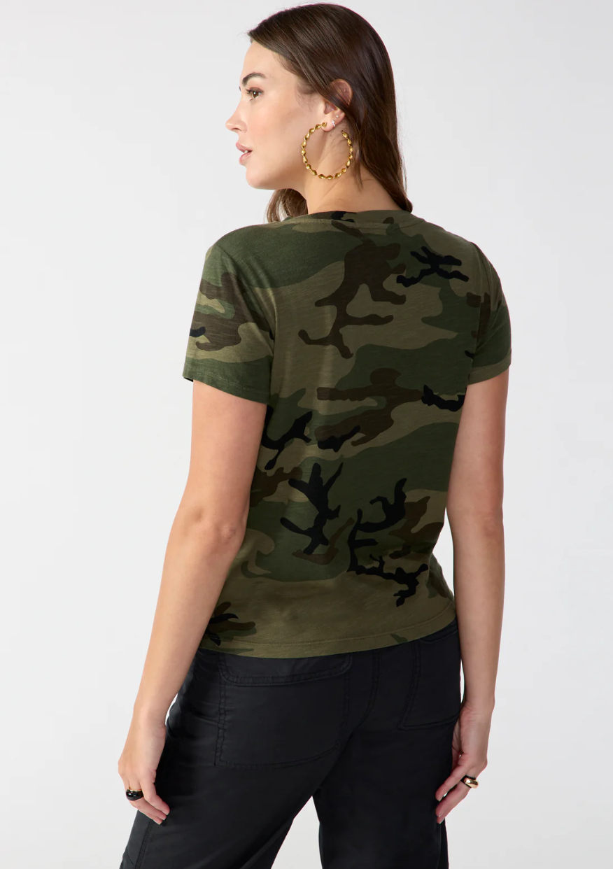 THE PERFECT TEE HIKER CAMO