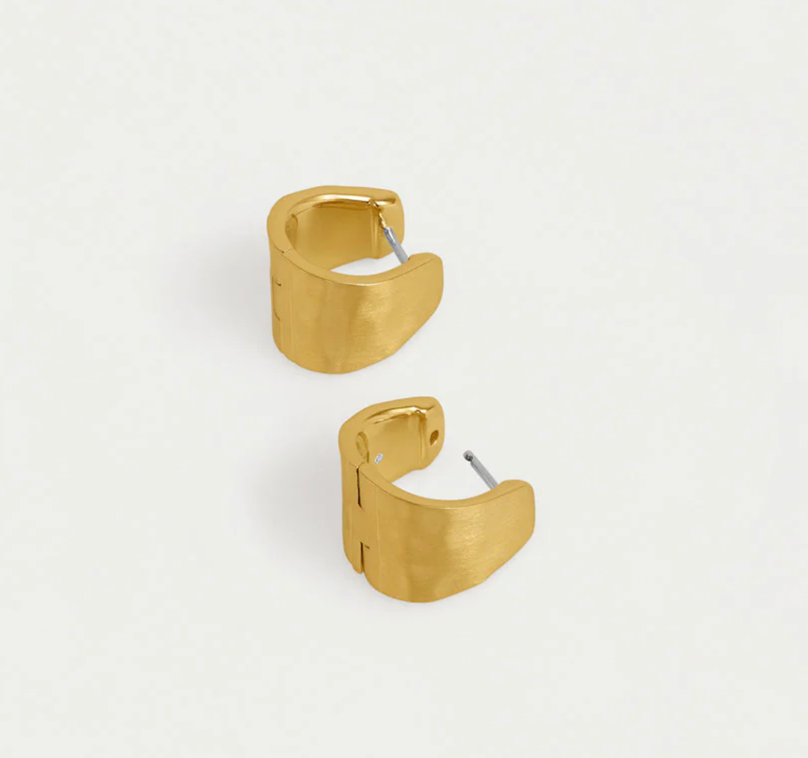 Mara Huggie Hoops