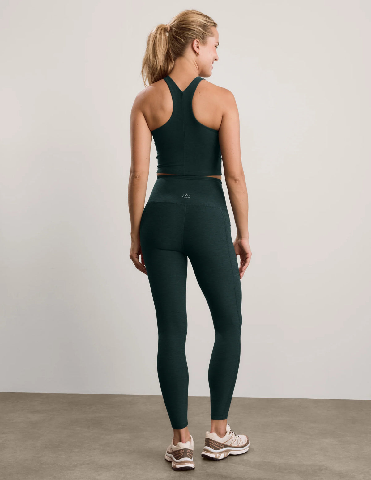 Spacedye Out of Pocket 28" Dark Ivy
