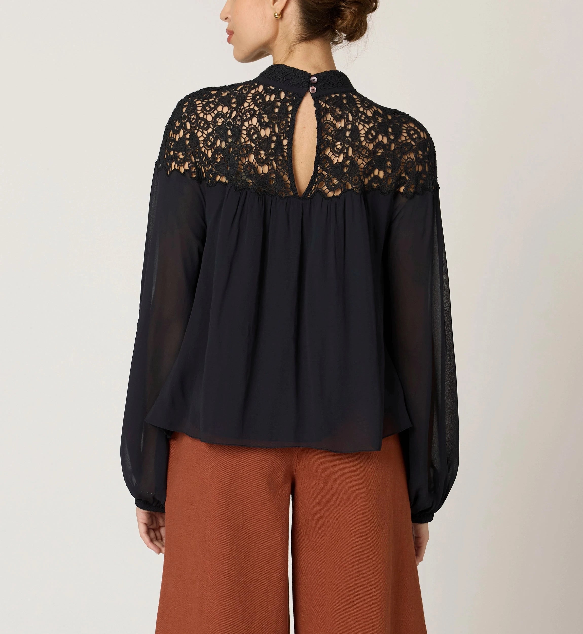 Eloise Blouse-Black