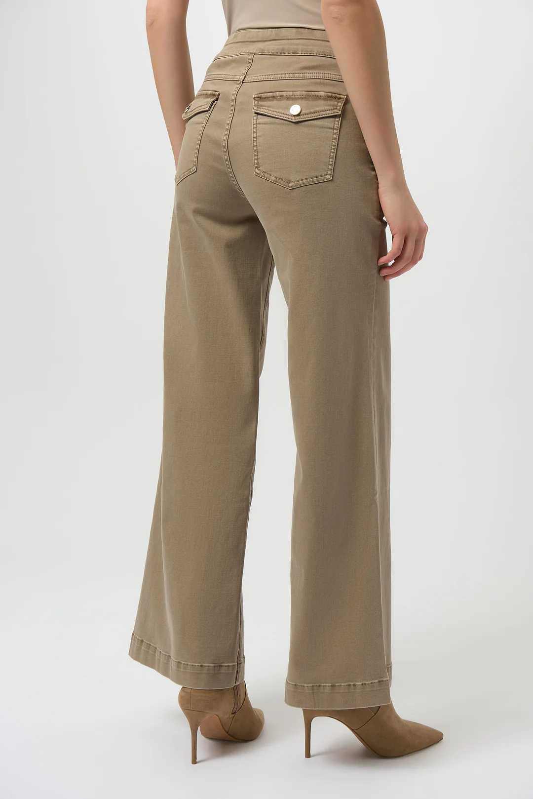 Classic Wide Leg Pull-On Jeans