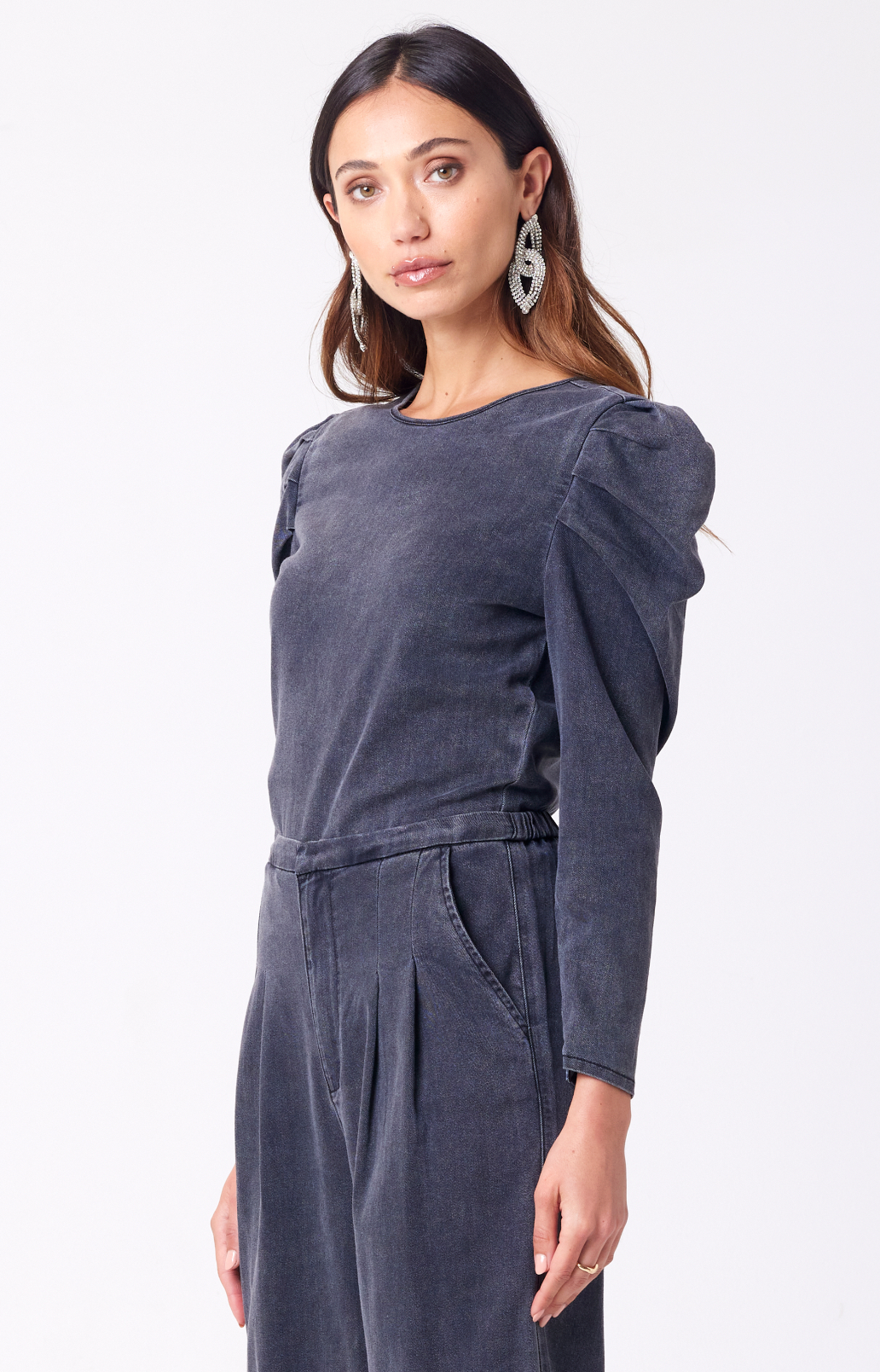 Trace Top-Washed Black